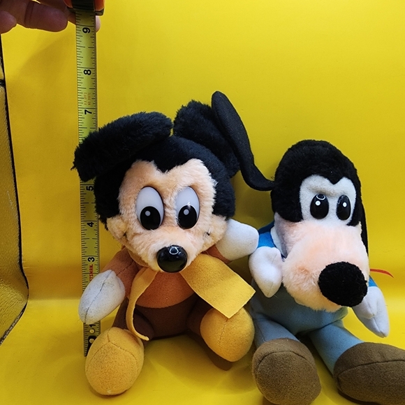 Vintage 1983 Disney Mickey's Christmas Carol Mickey Mouse & Goofy Plush Toys - Picture 8 of 8